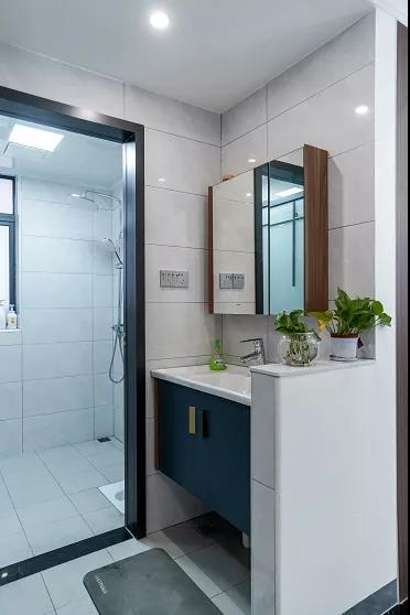 100㎡三居室，打造現(xiàn)代風(fēng)生活的高雅與舒適